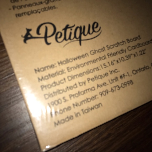 Petique Ghost Shape Cat Scratching Pad NEW Factory Sealed - Picture 2 of 6